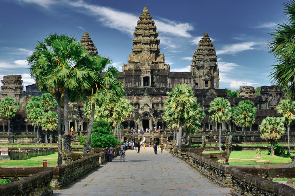Great -Full Day Tour to Angkor Wat temple with expert!