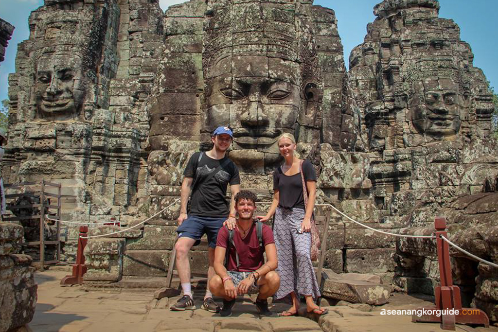 Small group tours at Bayon Temple